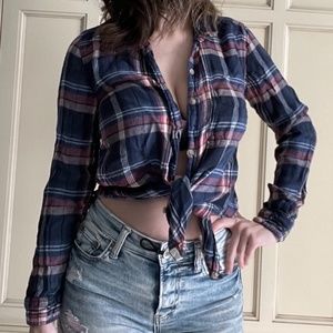 DONATING ON 2/1/23 |  AE EUC Soft Plaid Flannel Button Down Shirt XS